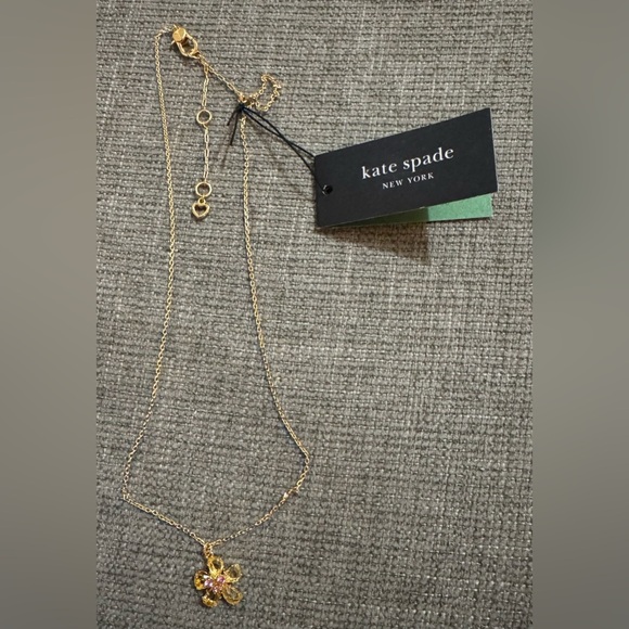 Kate Spade NY Gold-Tone Paradise Flower Mini Pendant Necklace New w Tag 16-19 In - Picture 8 of 11